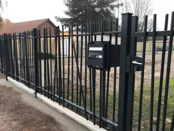 tuinen-jardins-peters-44 - Mikado ijzer afsluiting op maat