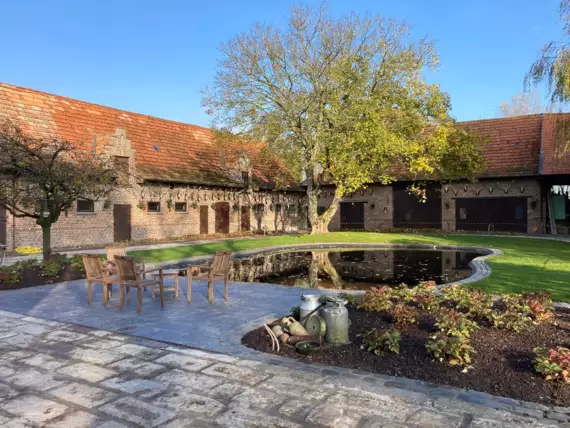 472553990_3731105307128493_8451214106227436830_n - Totaalrenovatie met Marschalls courtstones